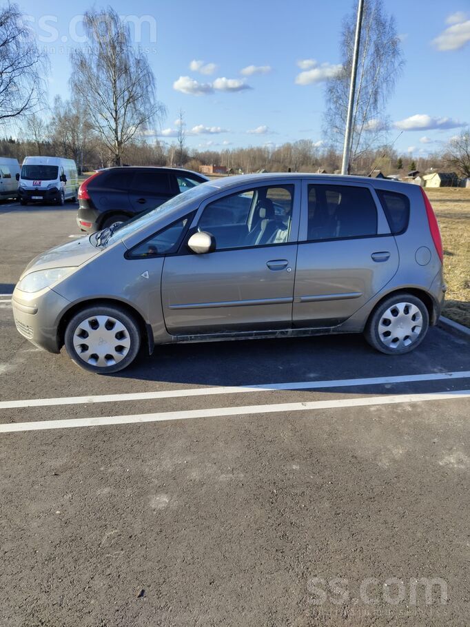 Tiek pārdots auto ar šodienas izietu tehnisko apskati uz gadu. Ceļa nodoklis