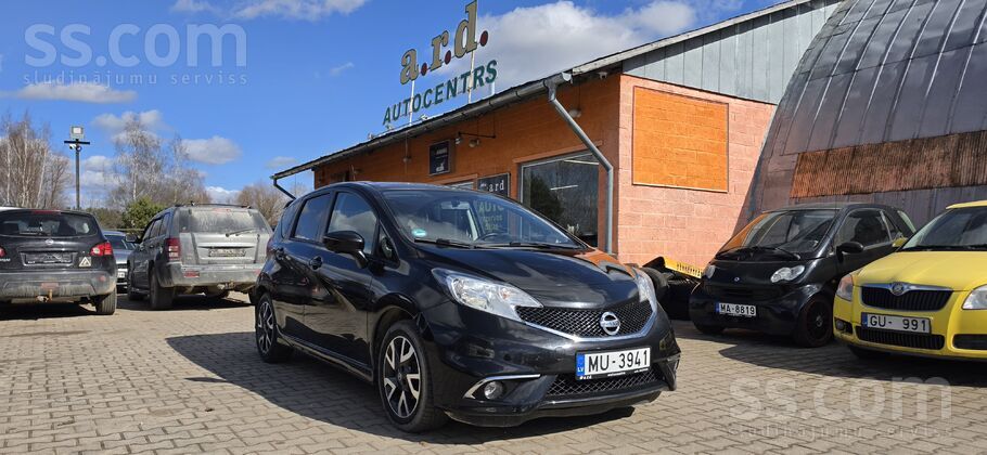 Daudz labu ekstru. Daudzfunkcionāla stūre, kruīza kontrole, borta dators, če