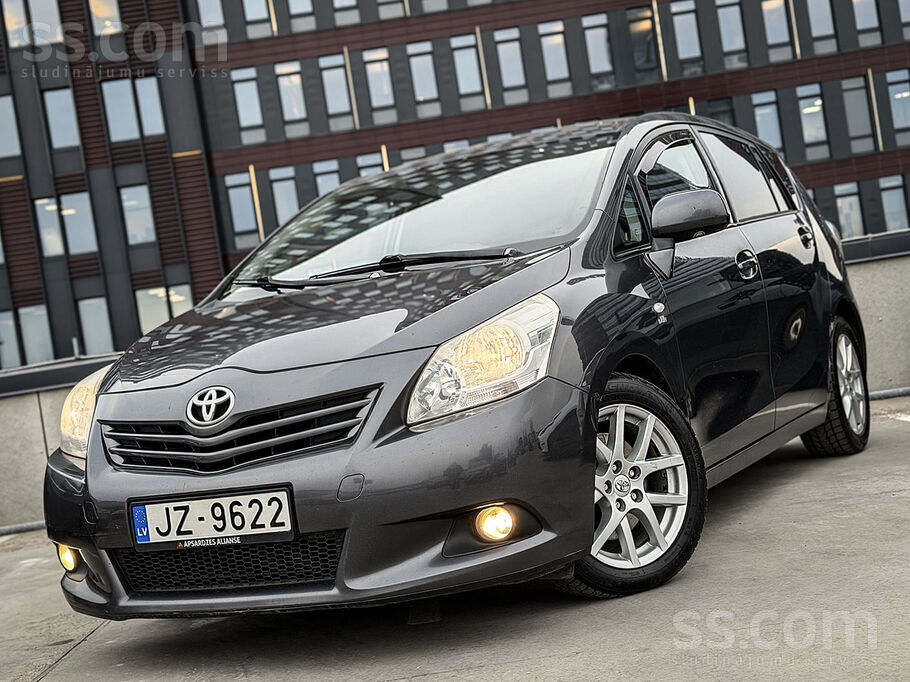 Toyota Automāts. Teicamā tehniskā un vizuālā stāvoklī. 