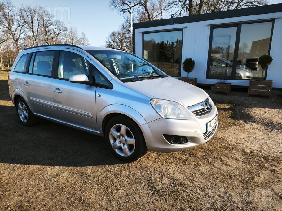 Opel Zafira 1.8 Benzīns 103kw. 140zs.
5 Ātrumu mehānika.
Pie 149800 km.