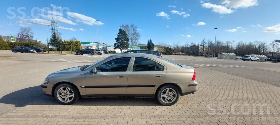Volvo S60 2.4 125kw B/g 2001
Lec un brauc labi, ekonomisks. Ritošā ir kārt