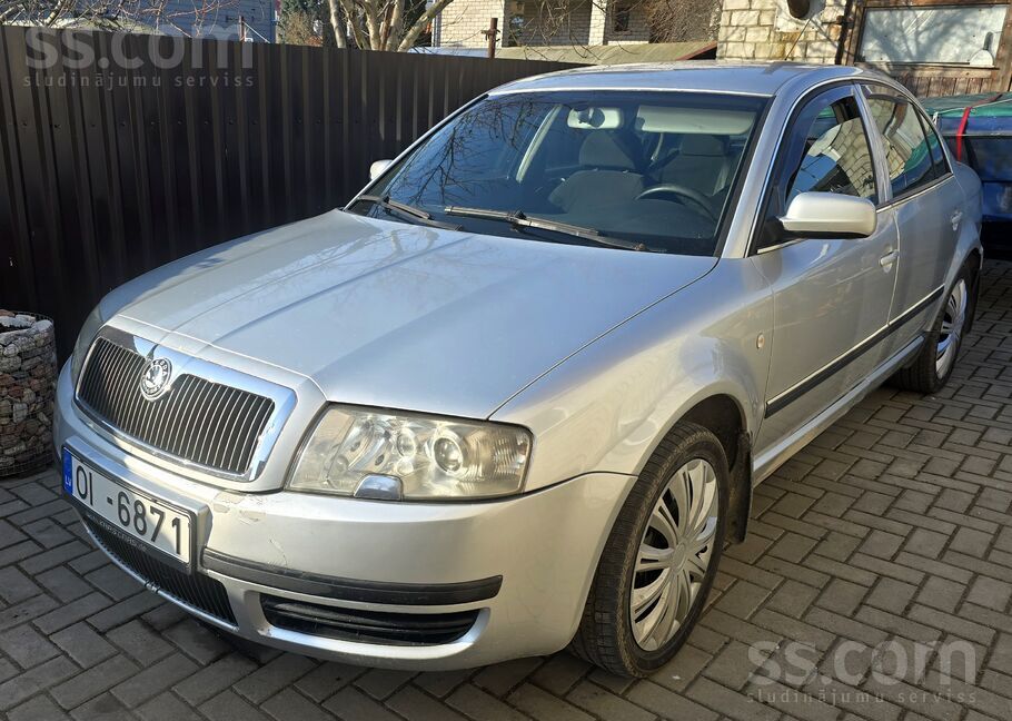 Pārdod Škoda Superb