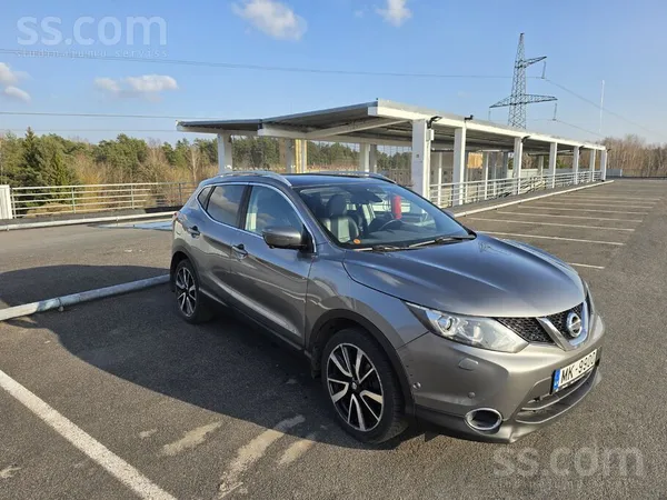 Nissan Tiek tirgots auto, labā tehniskā stāvoklī.