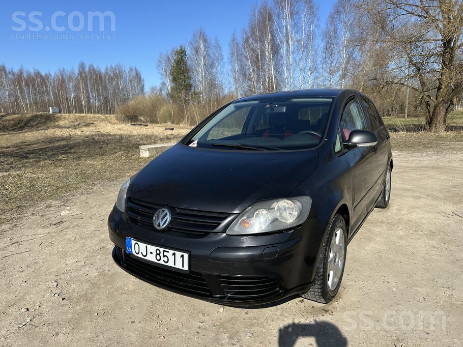Volkswagen Steidzami. Pārdod Volkswagen Golf Plus