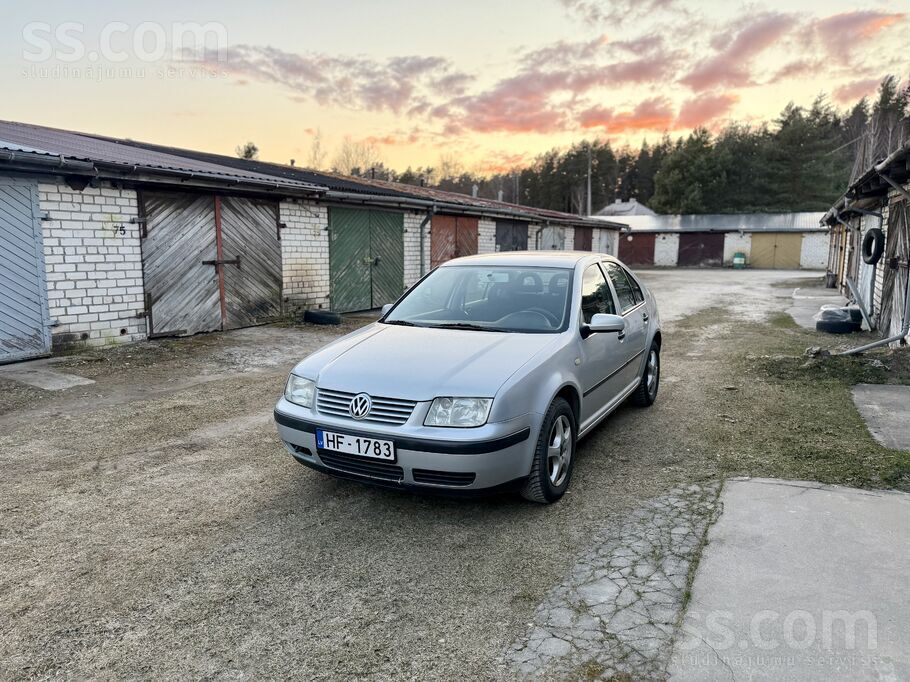 Tiek pārdota VW Bora.
2.0 Benzīns 85 kW
5 ātrumu manuālā kārba.
S