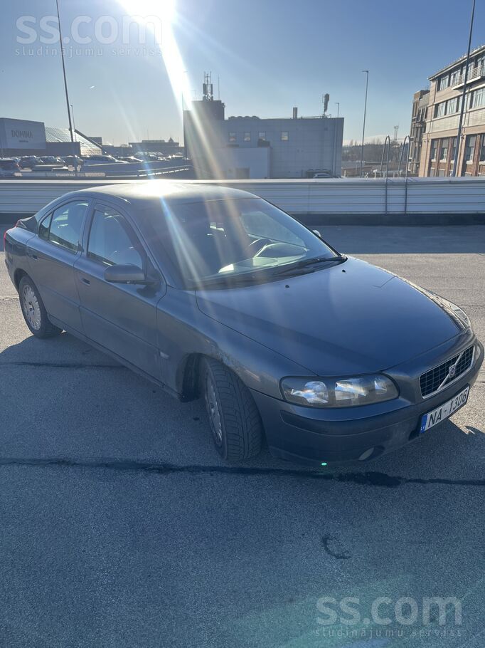 Volvo Pārdošanā labi kopts un saglabājies 2004. gada Vol
