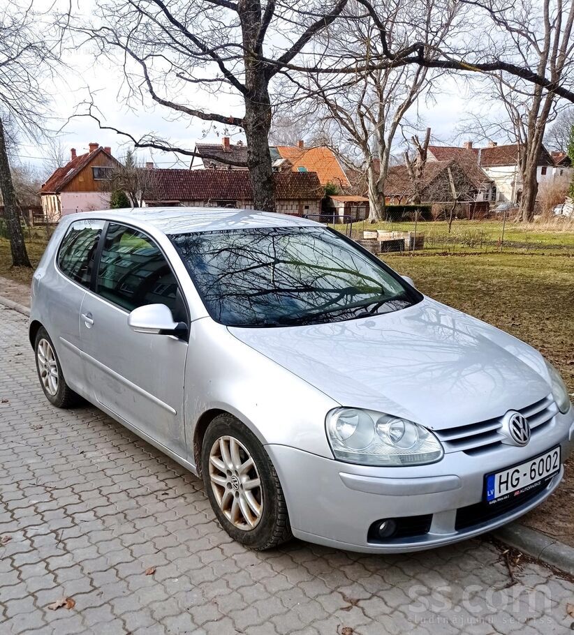 Labs auto, ļoti ekonomisks. Dodu līdz vasaras riepas uz metāla diskiem.