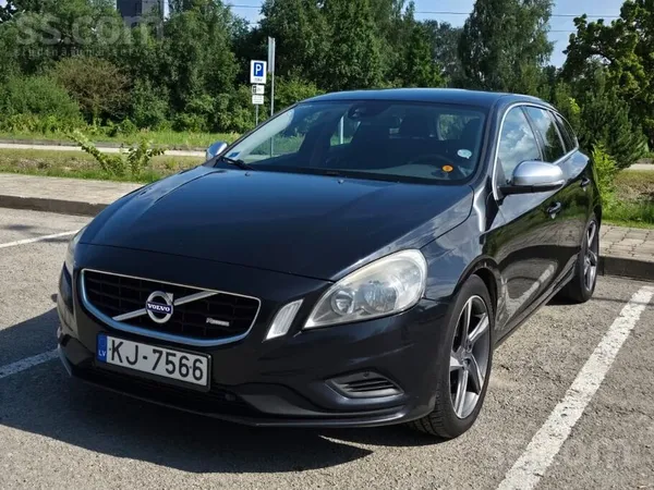 Volvo Pārdodu Volvo V60 R-Design D4 - komfortablu un ska