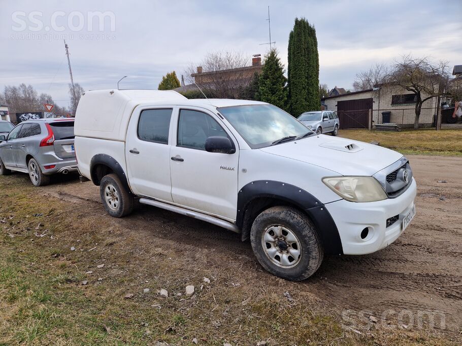 Pārdodu 2013 gada Angļu Toyota Hilux 2.5 dizelis manuālis stūre otrā pusē. 1