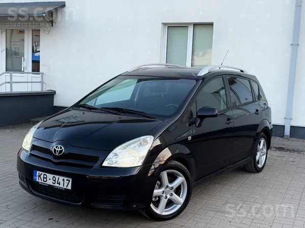 Toyota Pardodu skaistu in koptu auto ar 2.2 D4D 100kw mot