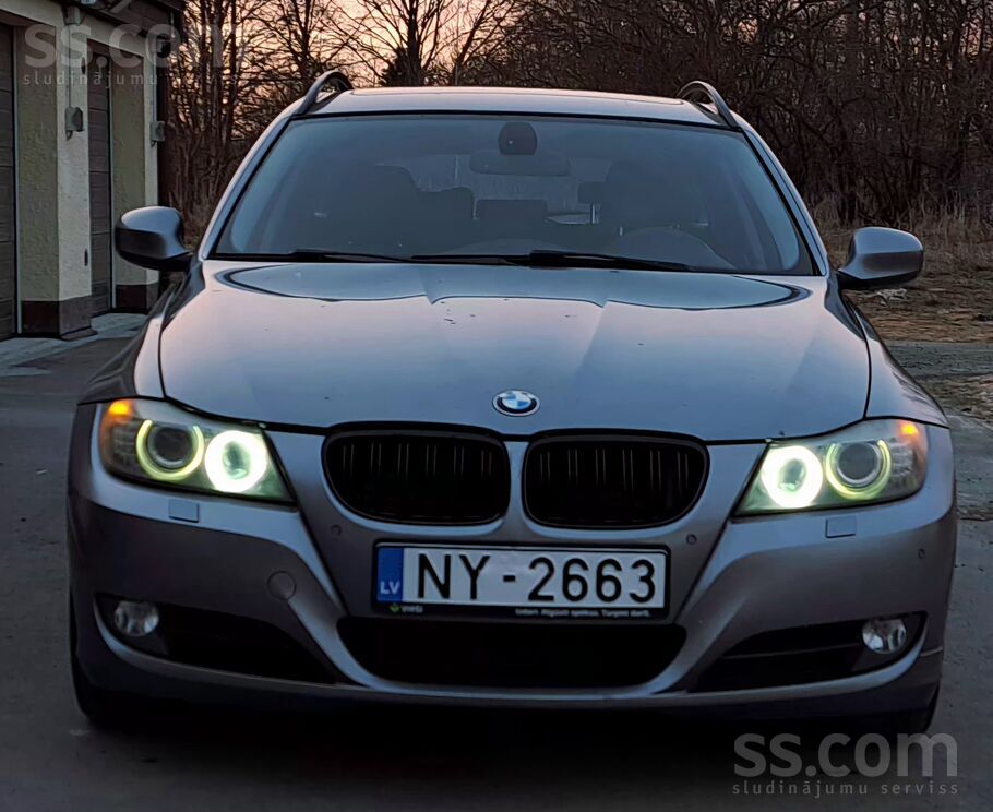 BMW 3. sērija (E91) versija, praktisks, bet joprojām sportisks BMW. 
Pirms
