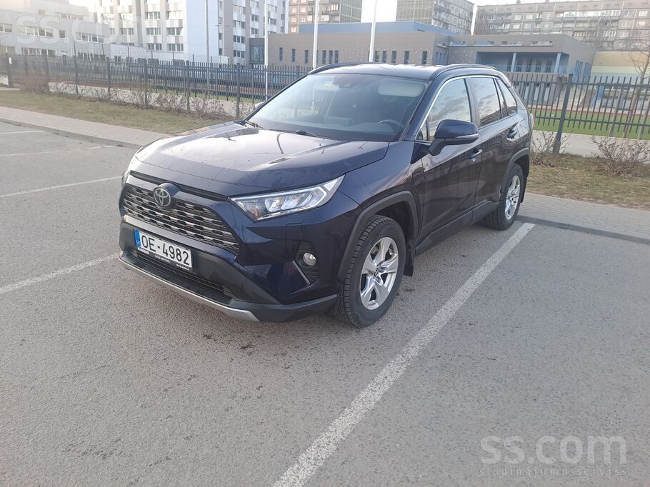 Pārdod Latvijā iegādātu Rav4. Nobraukums pārbaudāms CSDD. Nav bijis iesaistī