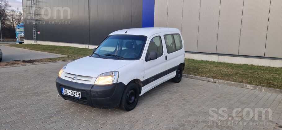 Jauna TA
1.4 benzīns gāze 5 ātrumu manuāls. 
Ekonomisks auto pie šī brīža