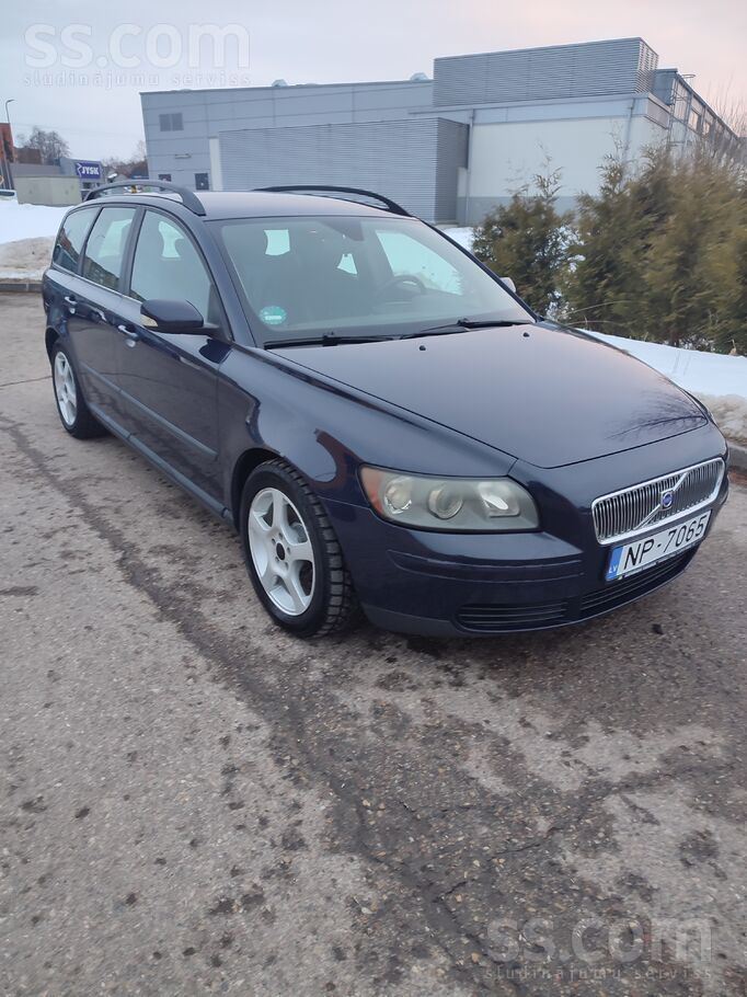 В хорошем состоянии. Подробности по телефону.