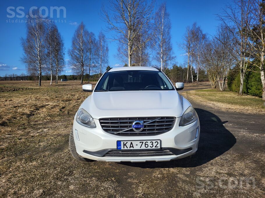 Tiek pārdota 2015. gada automašīna Volvo Xc60 skaistā pērļu baltā krāsā. 
Ļ