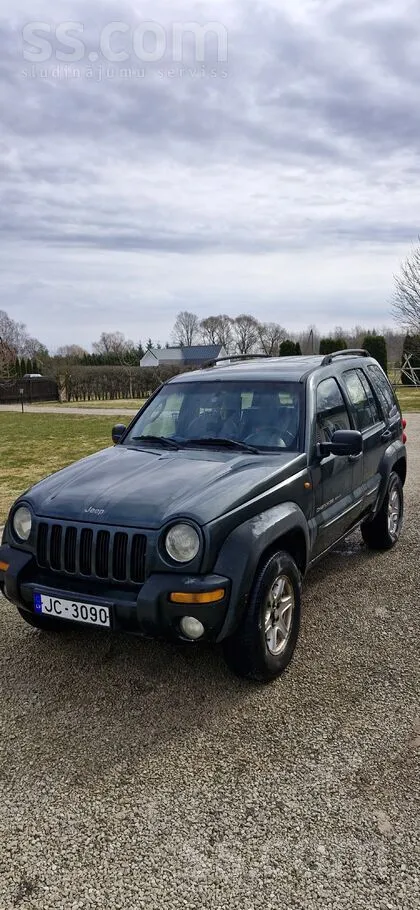 Jeep Uzticams, tehniskā kārtībā, sēdies un brauc. 2012.