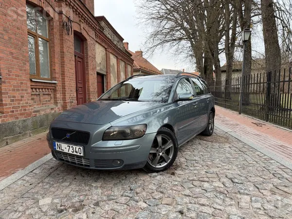 Volvo Volvo V50 - kopts auto ar bagātīgu komplektāciju