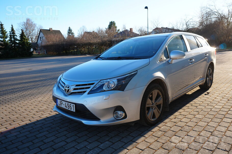 Auto labā tehniskā kārtībā tikko izieta skate bez aizrādījumiem mazs noskrēj