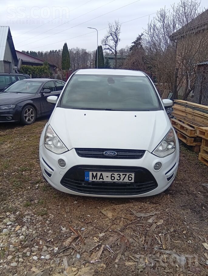 Отличное семейное авто, только пройден новый техосмотр налог уплачен, сел и