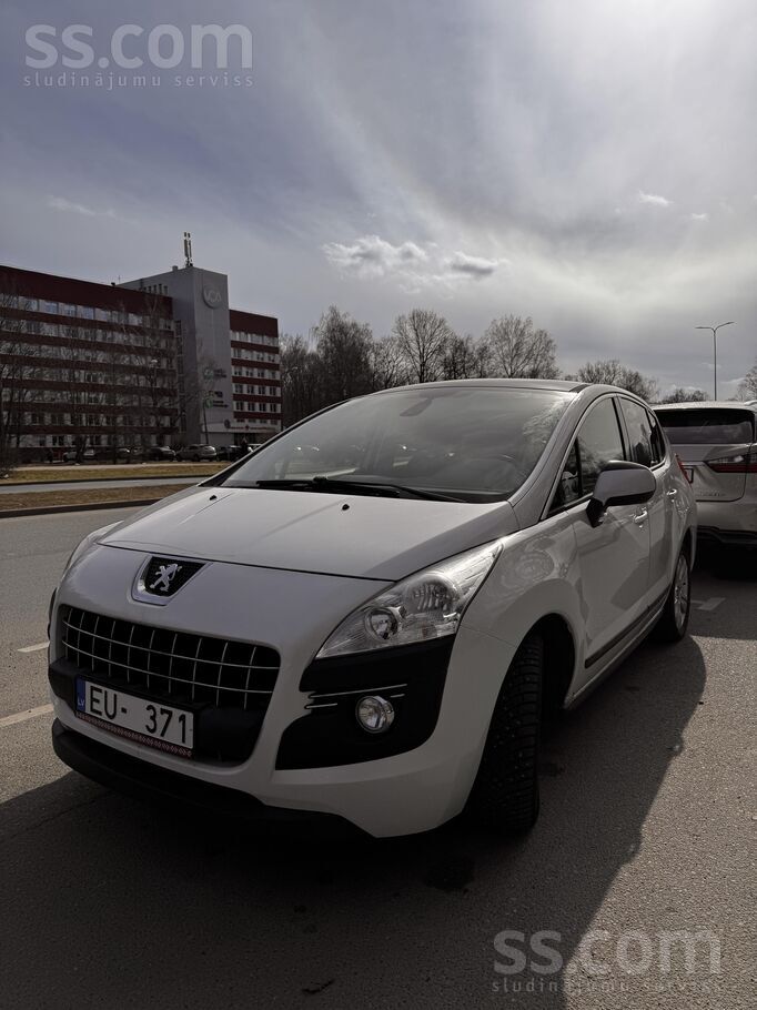 Продаю надежный и комфортный кроссовер с экономичным двигателем 1.6 Diesel e
