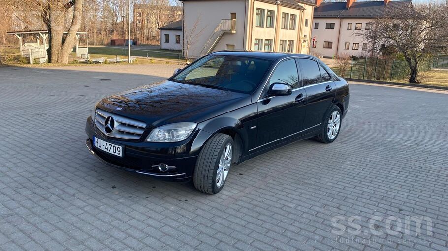 Mercedes Pārdodas Mercedes-Benz C180. 115 kW benzīna motors