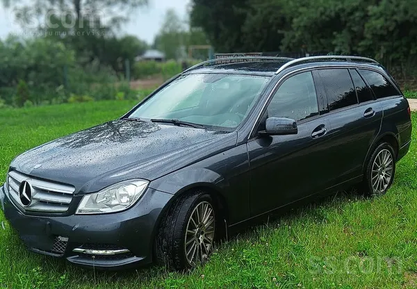 Mercedes Pārdodas Mercedes-Benz C180. 115 kW benzīna motors