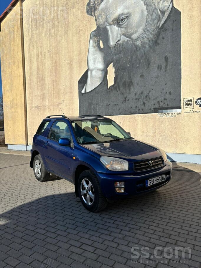 Toyota Pārdod toyota rav4 2.0 bendzīns ar orģinālu 120000