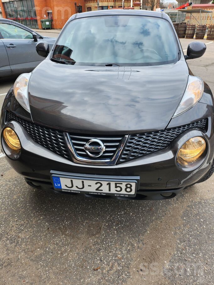 Машина в нормальном состоянии. В комплекте зимняя и летняя резина пирели. Об