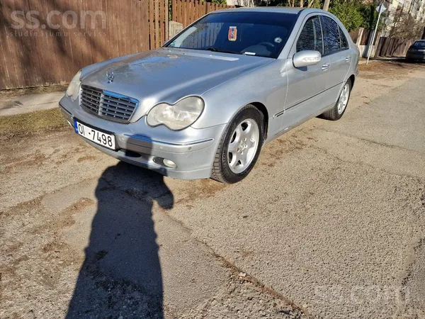 Mercedes Машина в техническом и визуальном хорошем состояни