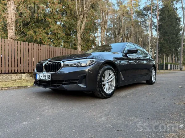 BMW Īpašnieks pārdod Facelift BMW 520d 06.2022, Pirkta