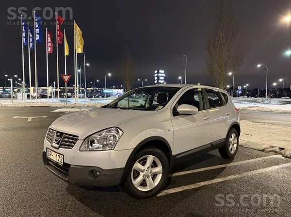 Nissan Pārdodu Nissan Qashqai ar 2.0L benzīna dzinēju un 