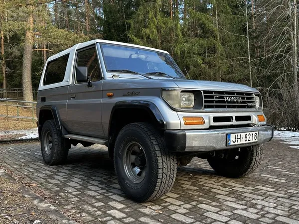 Toyota Pārdodu pilnībā atjaunotu FJ 73 Hardtop pasažieru
