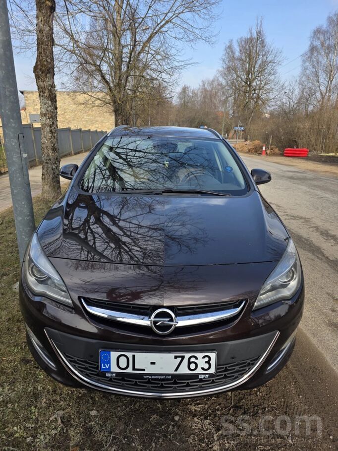 Opel Pārdod Opel Astra Sports Taurer 