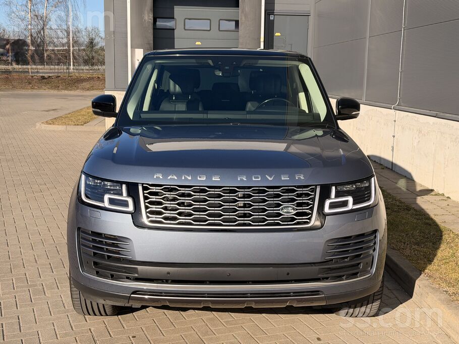 Land Rover Range Rover Vogue 3.0 Sdv6 (190 kW / 258 Zs) pilnā komplektācijā.