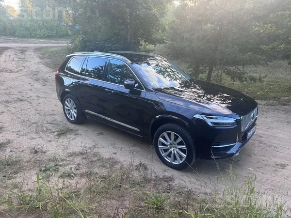 Volvo Sakarā ar jauna auto iegādi pārdodu ģimenes automa
