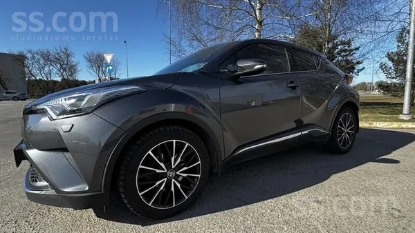 Toyota Pārdodu koptu Toyota C-Hr ar bagātīgo Luxury Plus 