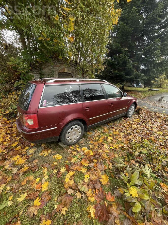 Pārdod rezerves daļām WV Passat Variant B5. Labs 1.8T benzīna motors, virsbū