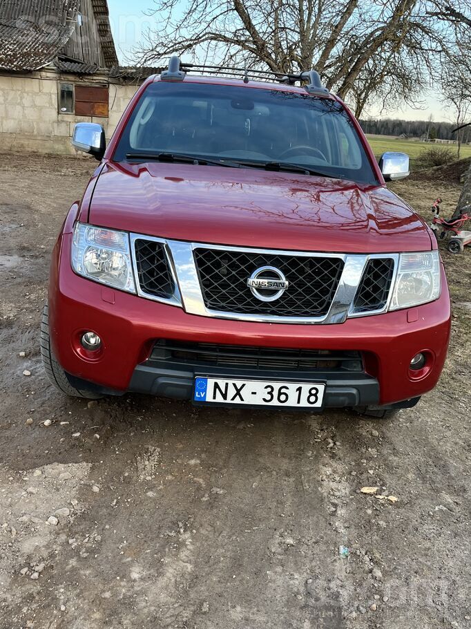 ZS pārdod džipu. Ir daži vizuāli defekti. Mašīna rūc, brauc, bremzē. Gadu br