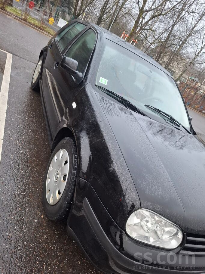 Pārdod golfu. Nesen pārlasītas bremzes. Pirms gada pilnībā pārmetināti sliek