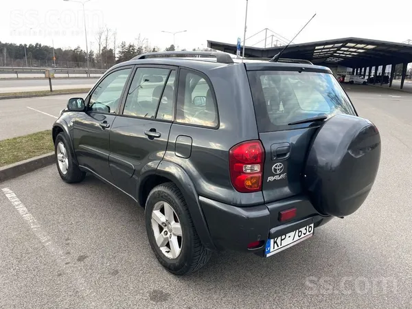 Toyota Продаётся Toyota Rav4 II поколения (Euro 3). 