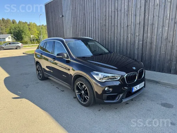 BMW BMW X1 2016 2.0D xDrive ar labu ādas salonu un ska