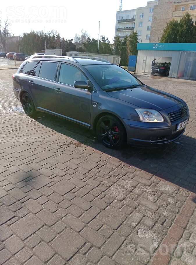 Продаю автомобиль на ходу. без ржавчины. На отличных 17-ых дисках с новой ре