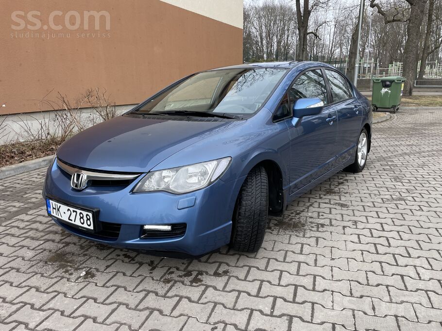 Honda Автомобиль в хорошем состоянии. Регулярно обслужив
