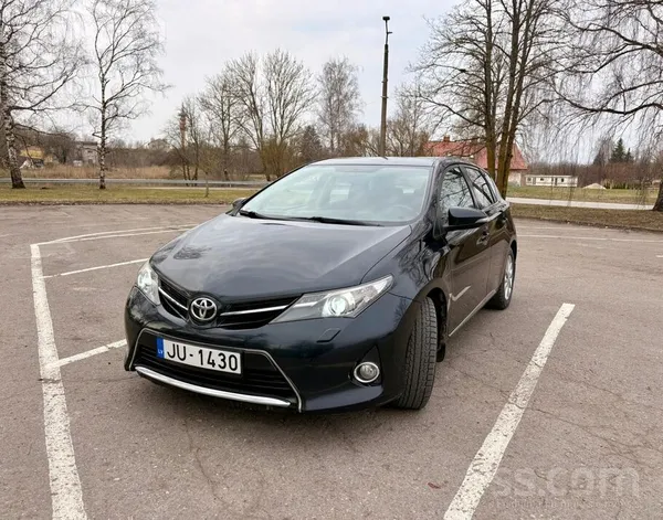 Toyota Toyota Auris ar 1.6 benzīna dzinēju, 97kW