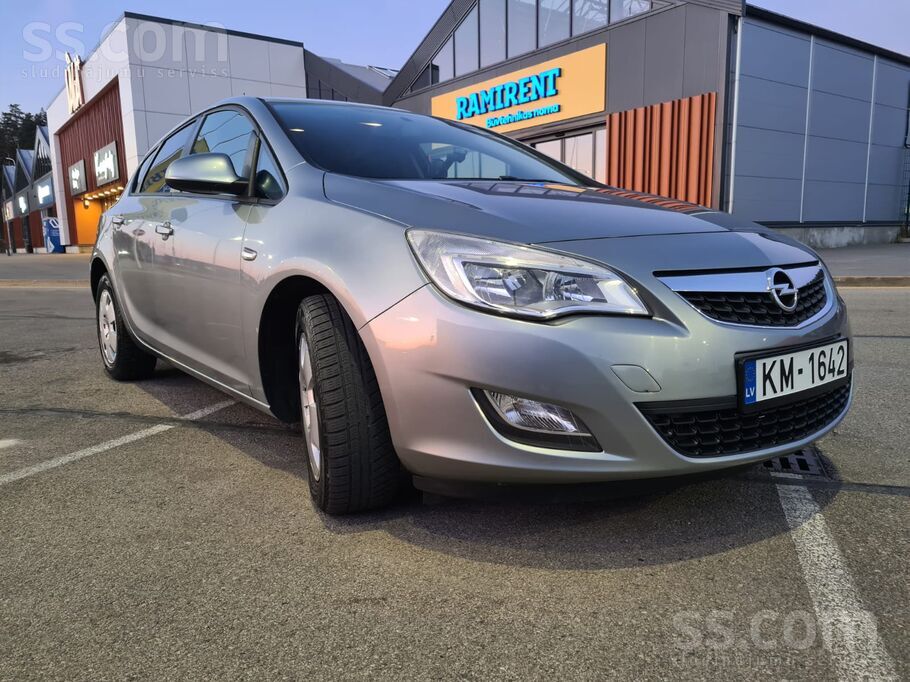 Pārdodu Opel Astra J, dīzeļdzinējs 1.7 Cdti (kods A17Dts), 96kW (130Zs). 
E