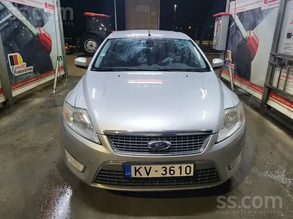 Pārdod uzticamu un komfortablu Ford Mondeo. Auto labā tehniskā stāvoklī, vie
