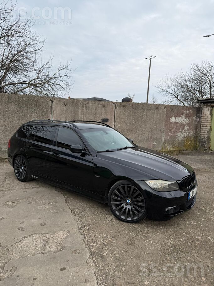 Pārdodu Bmw 335D 2009.gada labā stāvoklī uz R19 diskiem.
Līdzi dodu orģi