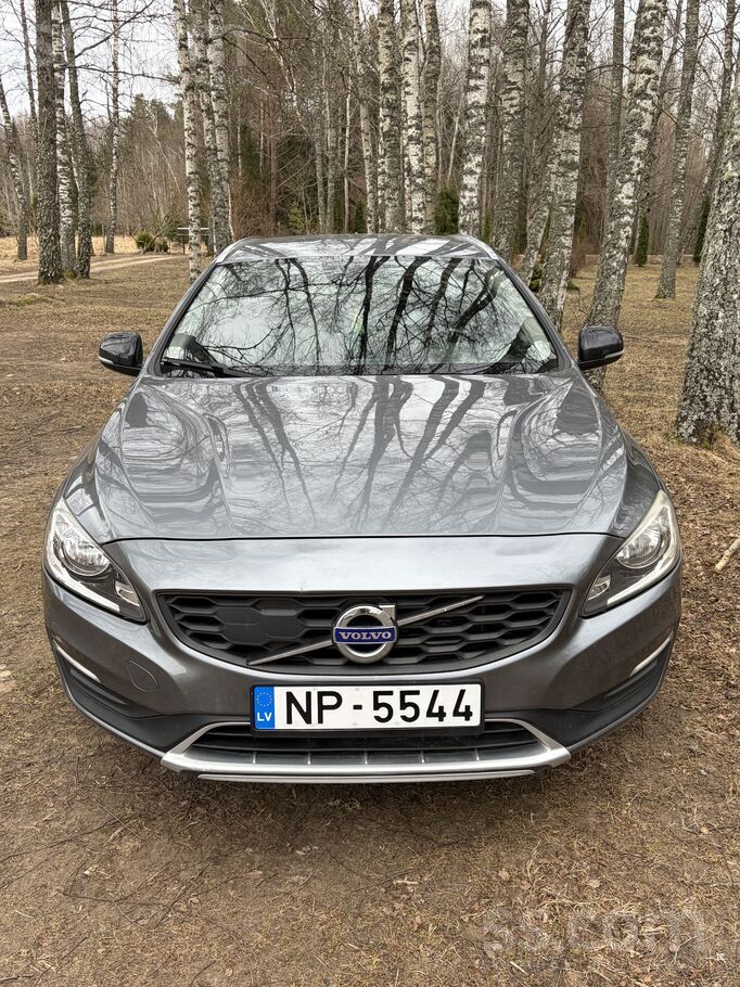 Volvo Pārdod Volvo V60 Cross Country. Latvijā 1 īpašniek