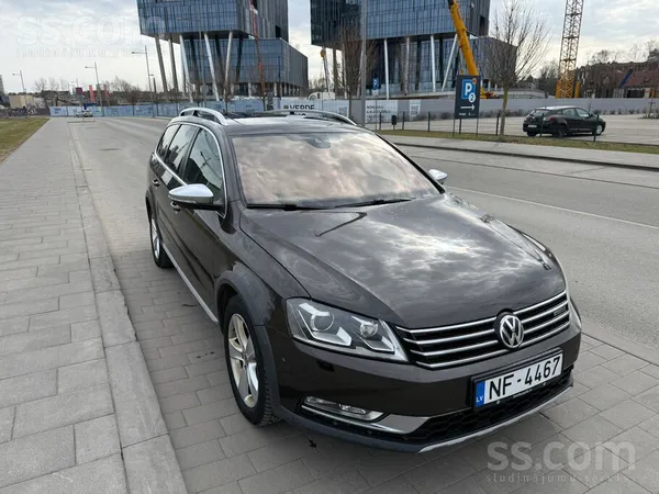 Volkswagen Volkswagen Alltrack B7 ar dāsnu aprīkojumu. Sakabe