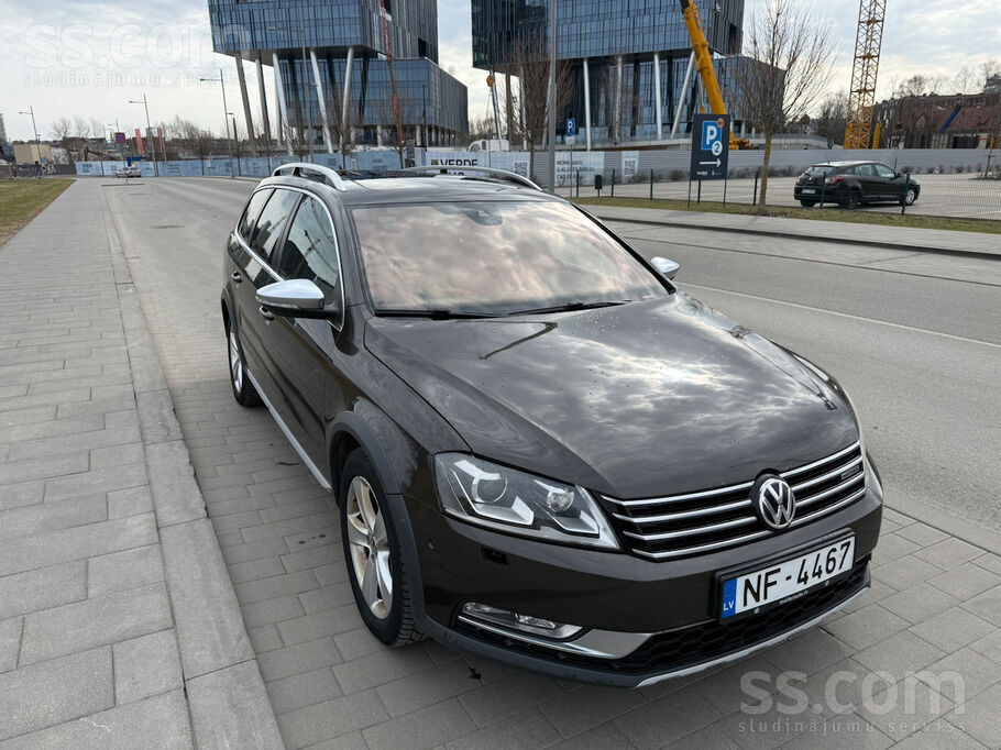 Volkswagen Alltrack B7 ar dāsnu aprīkojumu. Sakabes āķis. Oriģinālo R18 vasa